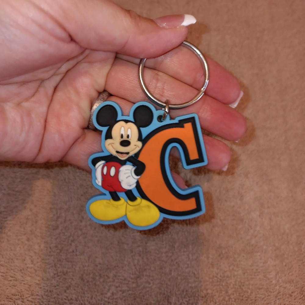 Keychain Disney Mickey Mouse Orange  Letter C Unisex.                 3/25